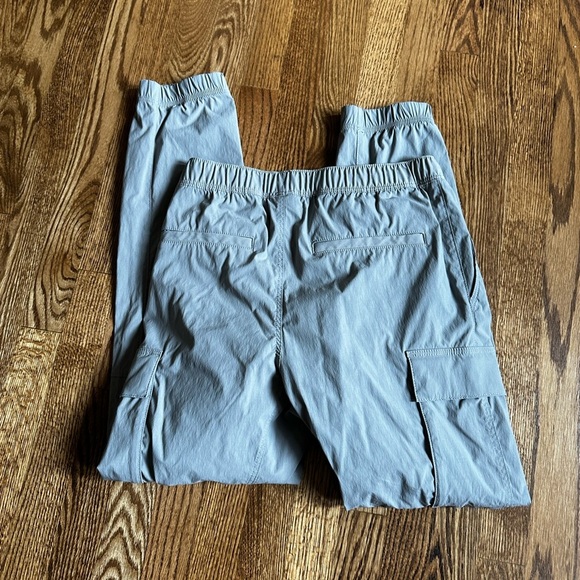H&M SLIM FIT NYLON CARGO JOGGERS - Picture 4 of 6
